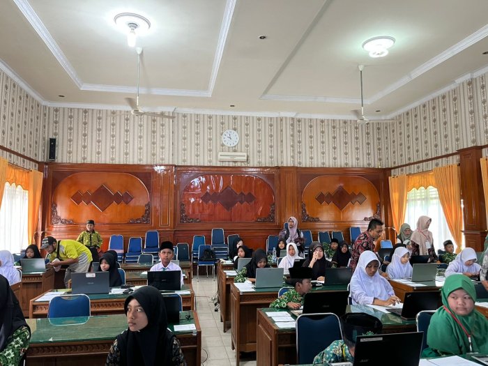 Siswa MIN 3 Merangin Ikuti Olimpiade Madrasah di Kemenag